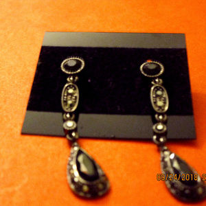 Classy drop earrings
